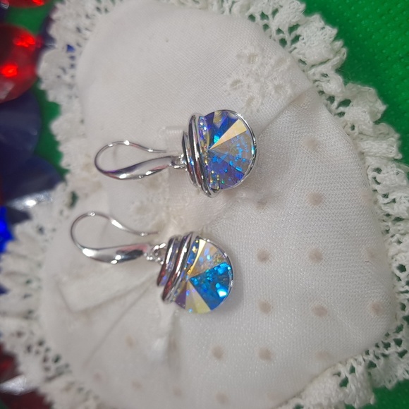 COPY - Beautiful Cellular Spring Drop Crystal Earrings - Picture 3 of 5